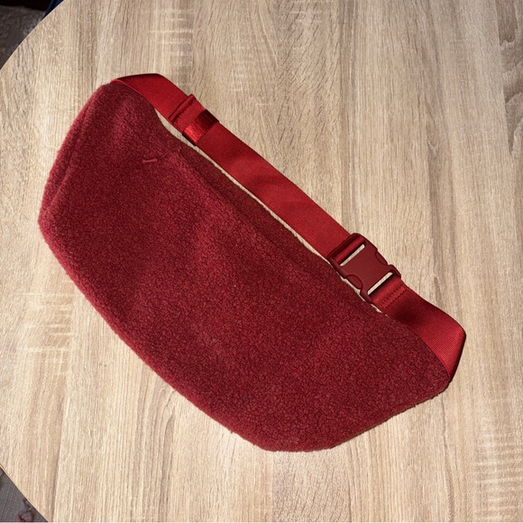 Lululemon On the Beat Belt Bag Sherpa Heathered Magma - Picture 3 of 11